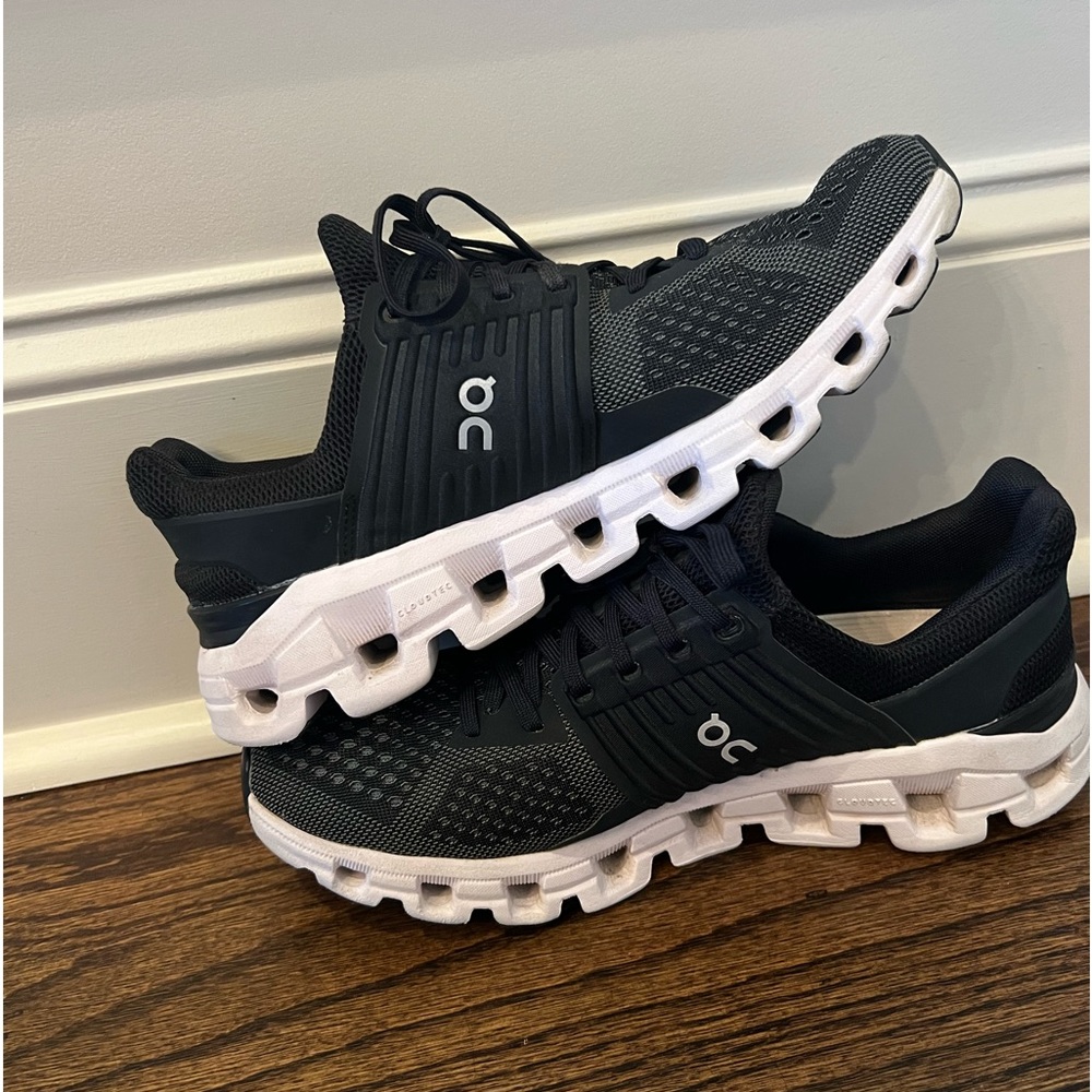 On cloud shoes size 9